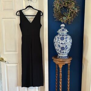 Women Aritzia Wilfred Black V Neck Pantsuit with Pockets & Tie Back Size 4